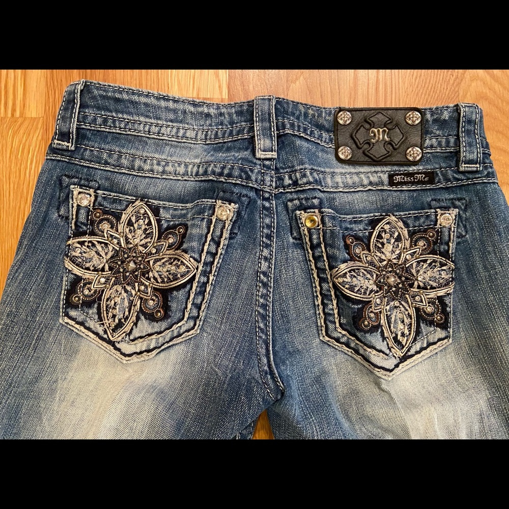 Miss Me Signature Rise Bootcut Jeans - Picture 3 of 6